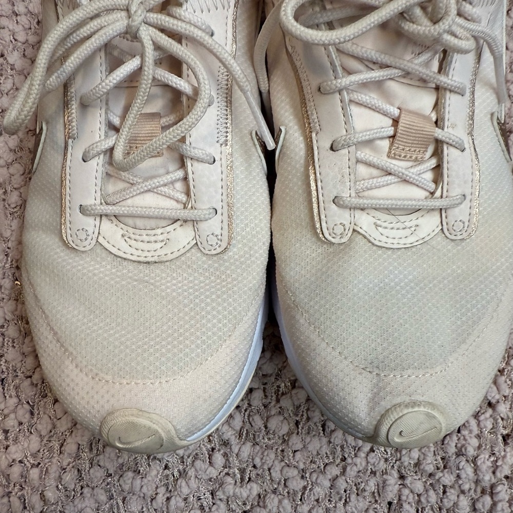 Nike Women's Air Max Pink, sz 8.5 - Picture 5 of 10